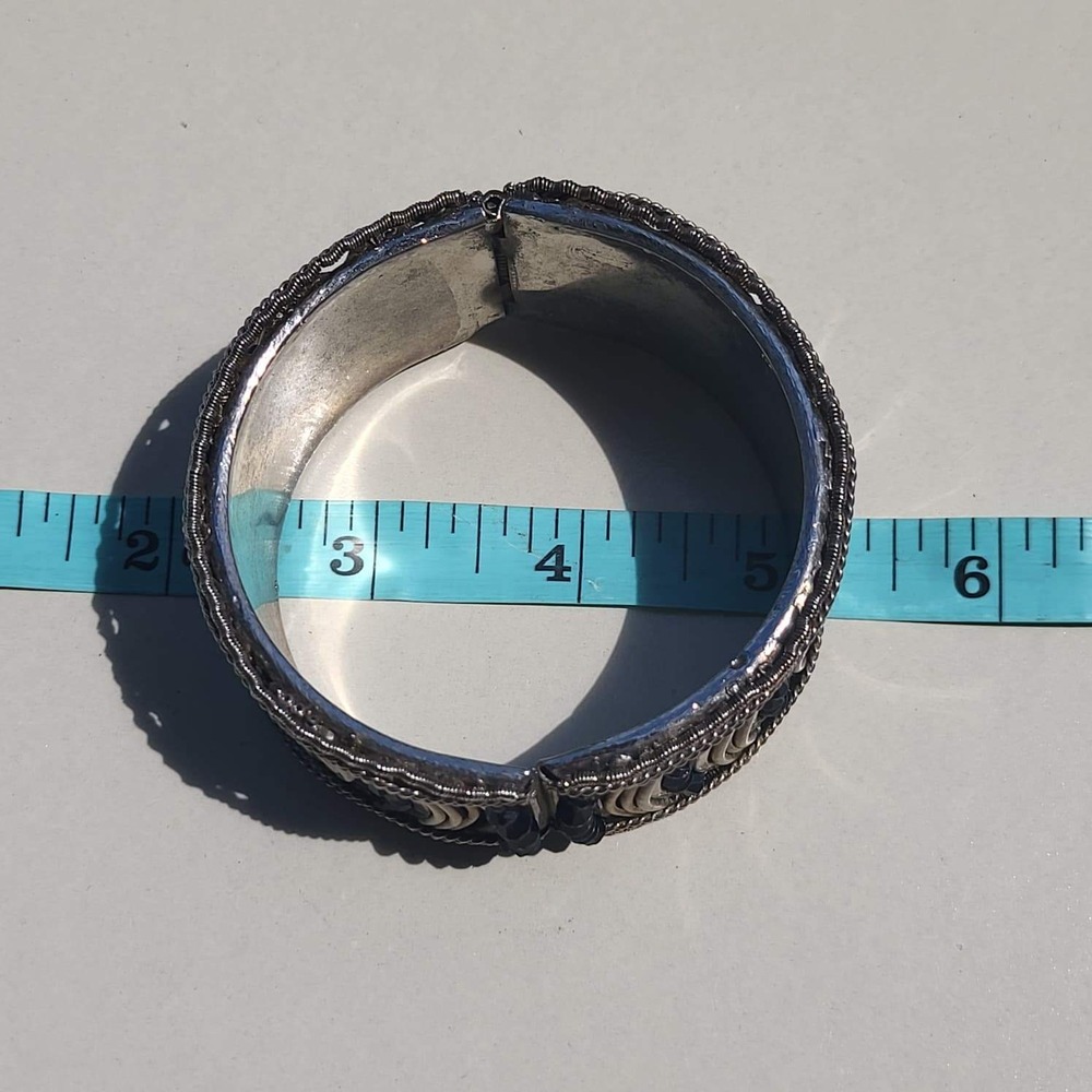 Vintage Silver Tone Metal Beaded Hinged Cuff Bracelet Black Statement - Picture 3 of 8
